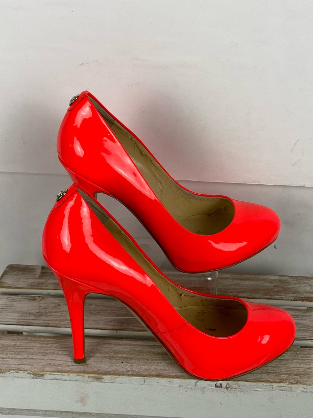 Ivanka Trump high-heeled pumps ibright, shiny patent leather coral neon size 8M